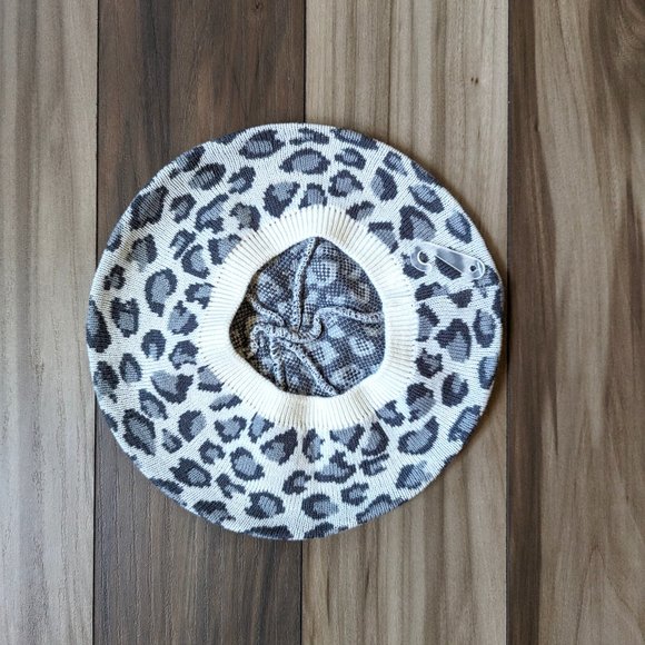 NWT The Children's Place Girls Knit Leopard Beret Gray Cream Size M (7/8) - Picture 2 of 4